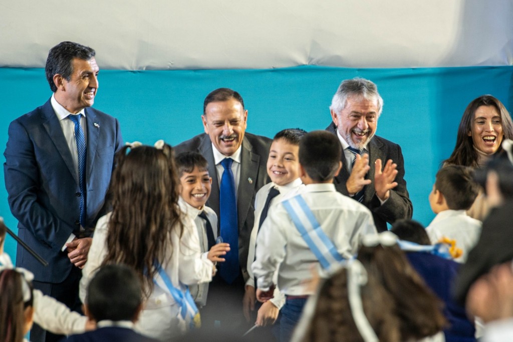 Más de 6.800 estudiantes de 4° grado de toda la provincia prometieron lealtad a la Bandera