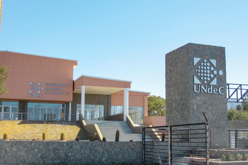 El gobernador Ricardo Quintela encabezó la inauguración del Campus Universitario en Los Sarmientos