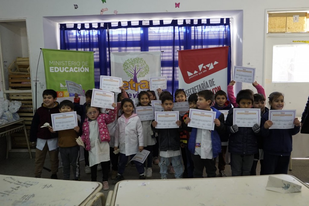 La Escuela N°410 se sumó a los talleres del concurso de poesía y canción “Letras que Viajan”