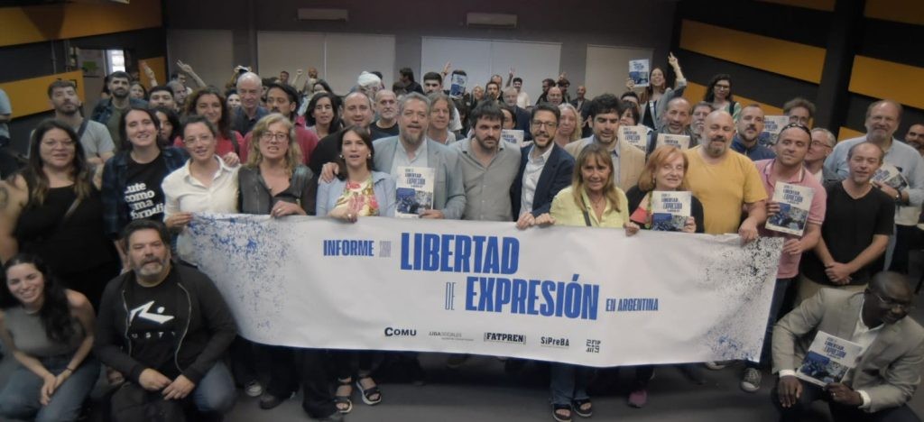 Un informe documentó los ataques a la libertad de expresión que se repiten desde que gobierna Milei