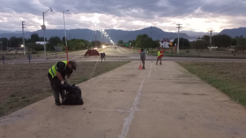 Continúa la prevención del dengue en las avenidas Monteagudo y Juan Manuel de Rosas