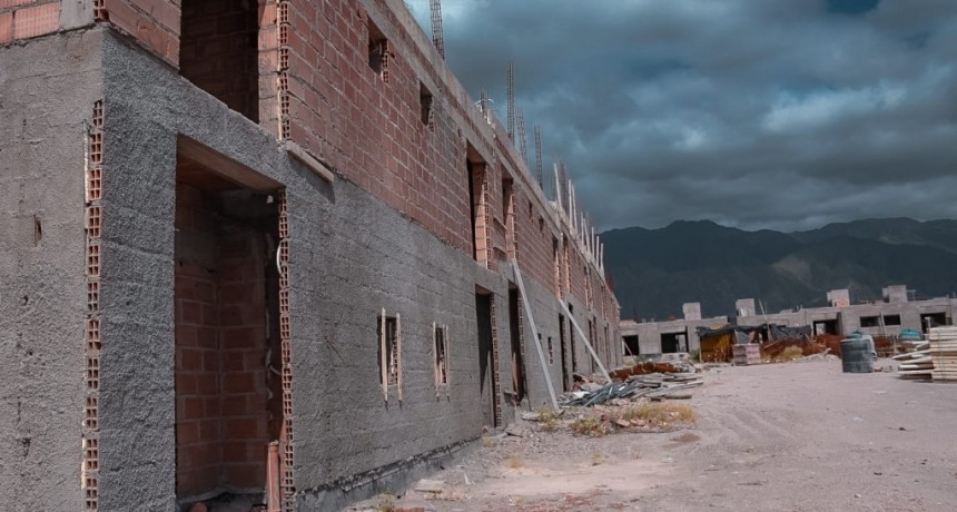 El Gobierno Provincial recuperó por ley las 300 viviendas inconclusas del Procrear y retomará su construcción
