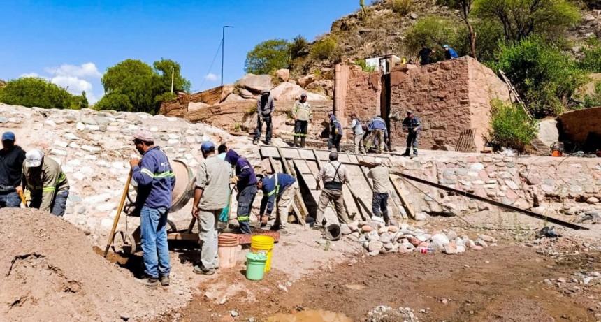 La Provincia avanza con obras clave en Famatina para optimizar la captación y el acceso al agua de riego